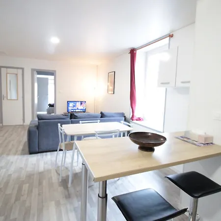 Chez Caro - Centre - Proche Gare - Parking Proche - Wifi Ou Ethernet Gratuit - Gere Par Prestazenservices Apartment Verdun-sur-Meuse