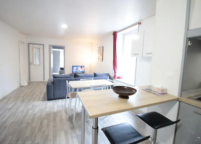 Chez Caro - Centre - Proche Gare - Parking Proche - Wifi Ou Ethernet Gratuit - Gere Par Prestazenservices Apartmán Verdun-sur-Meuse